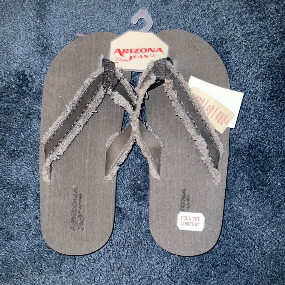 Brand new, never worn Arizona Jean Co. flip flops